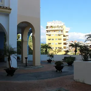 https://puerto-blanco-estepona.1costadelsol.com